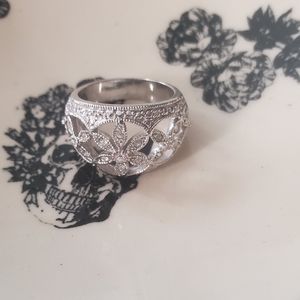 Vintage filigree style, silver tone, costume ring
